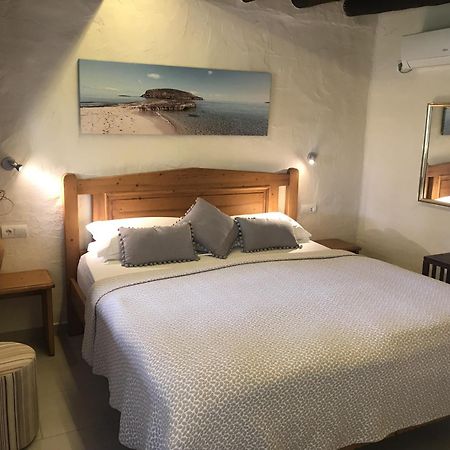 Finca Can Toni Sant Jordi de ses Salines Εξωτερικό φωτογραφία